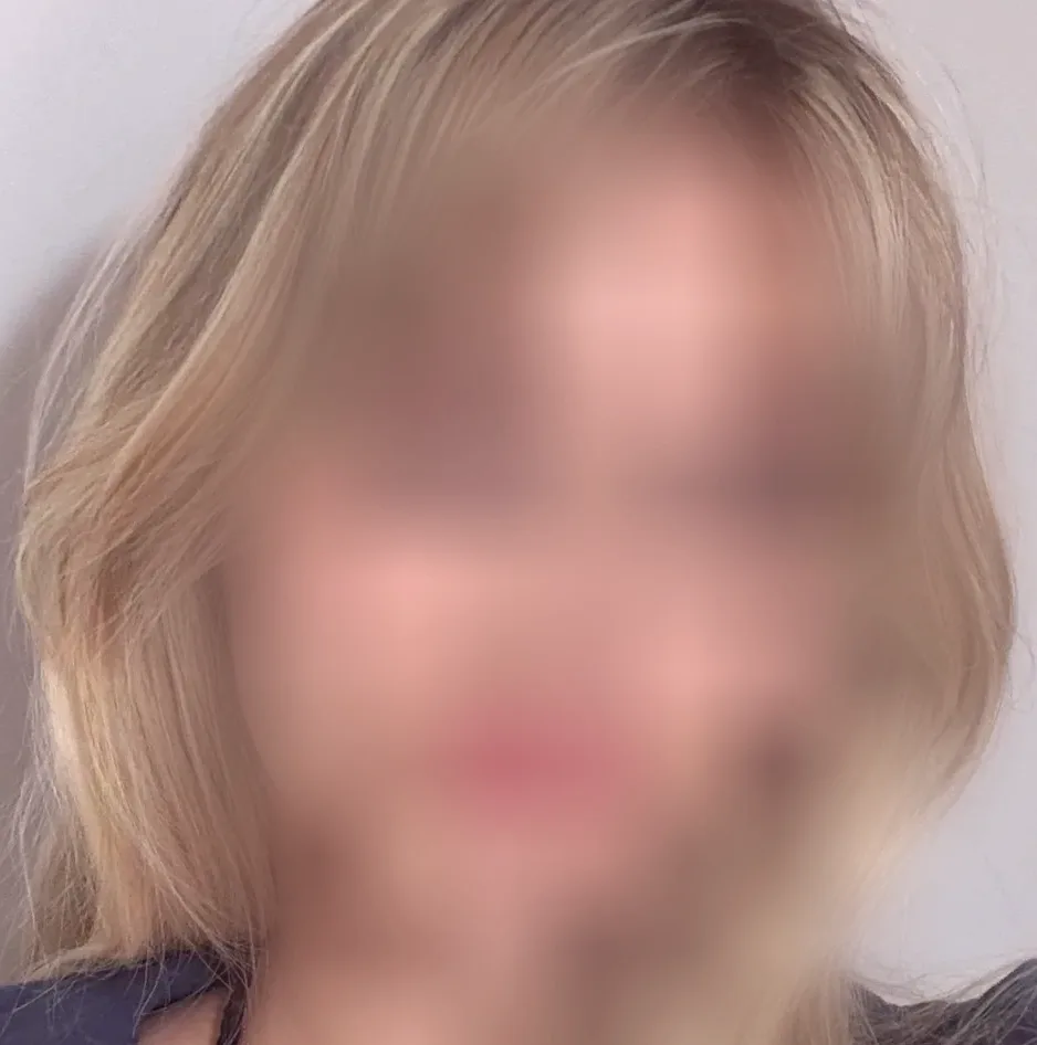 Daniela, 20