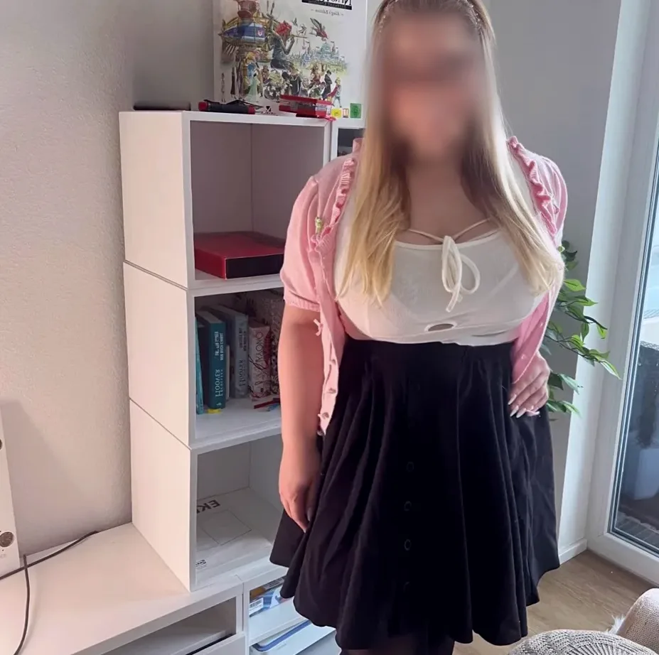 Hanna, 32