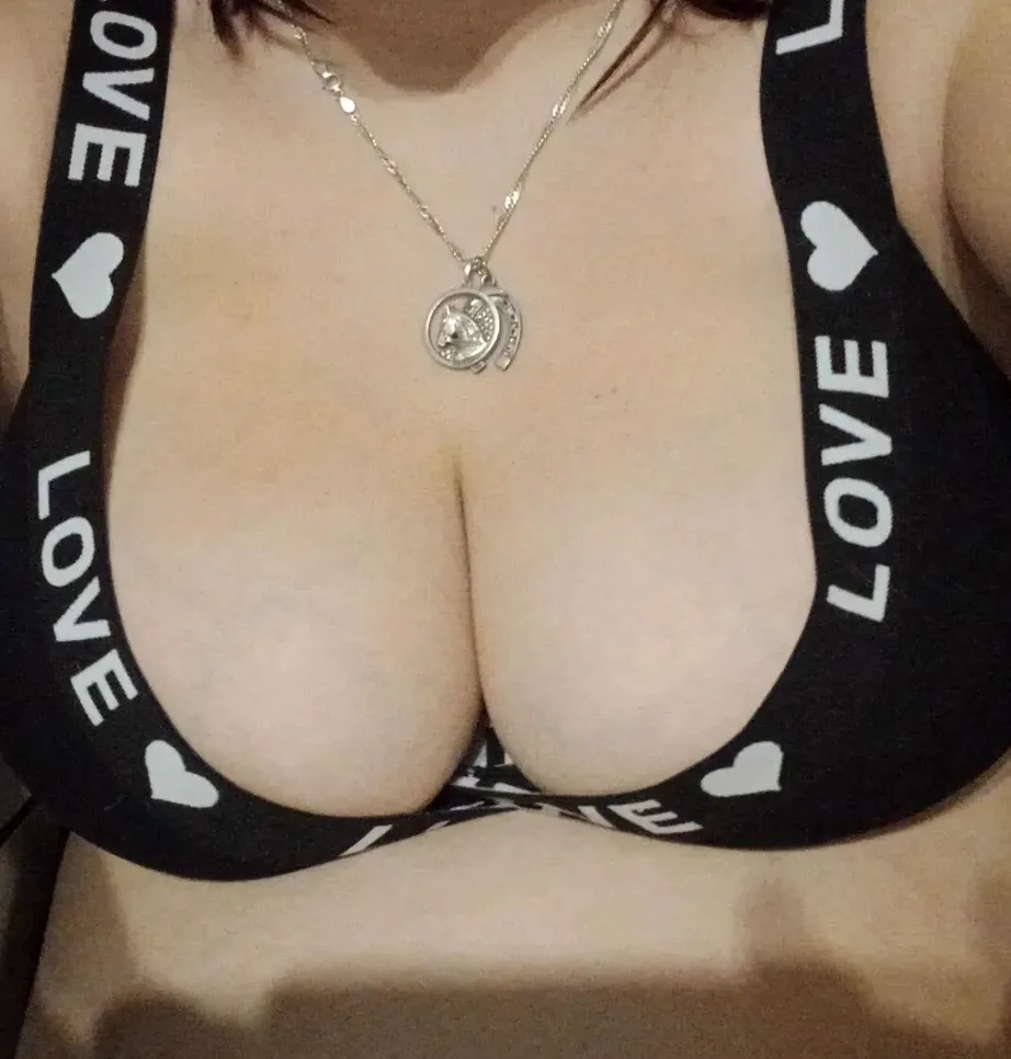 Merve, 26