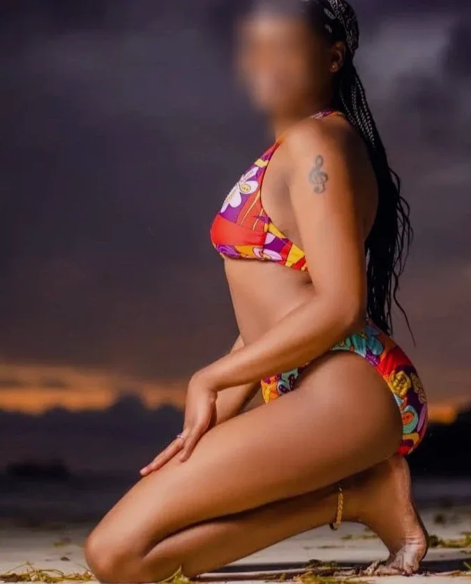 Sabrina, 31