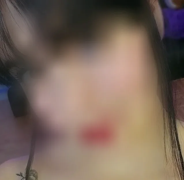 Saskia, 28